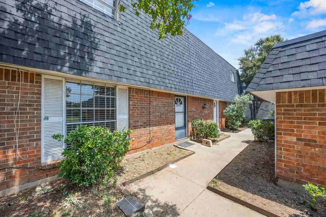 2019 Fleur De Lis Ct - Photo 3 of 33