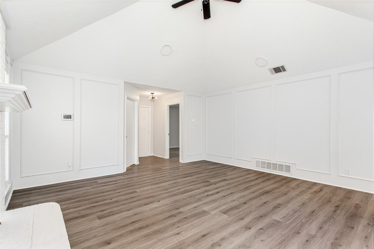 1016 Willowbrook Trl - Photo 4 of 29