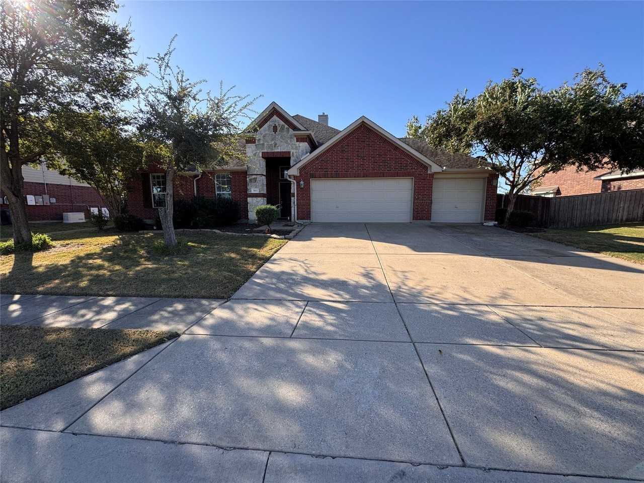 3011 Clear Springs Dr