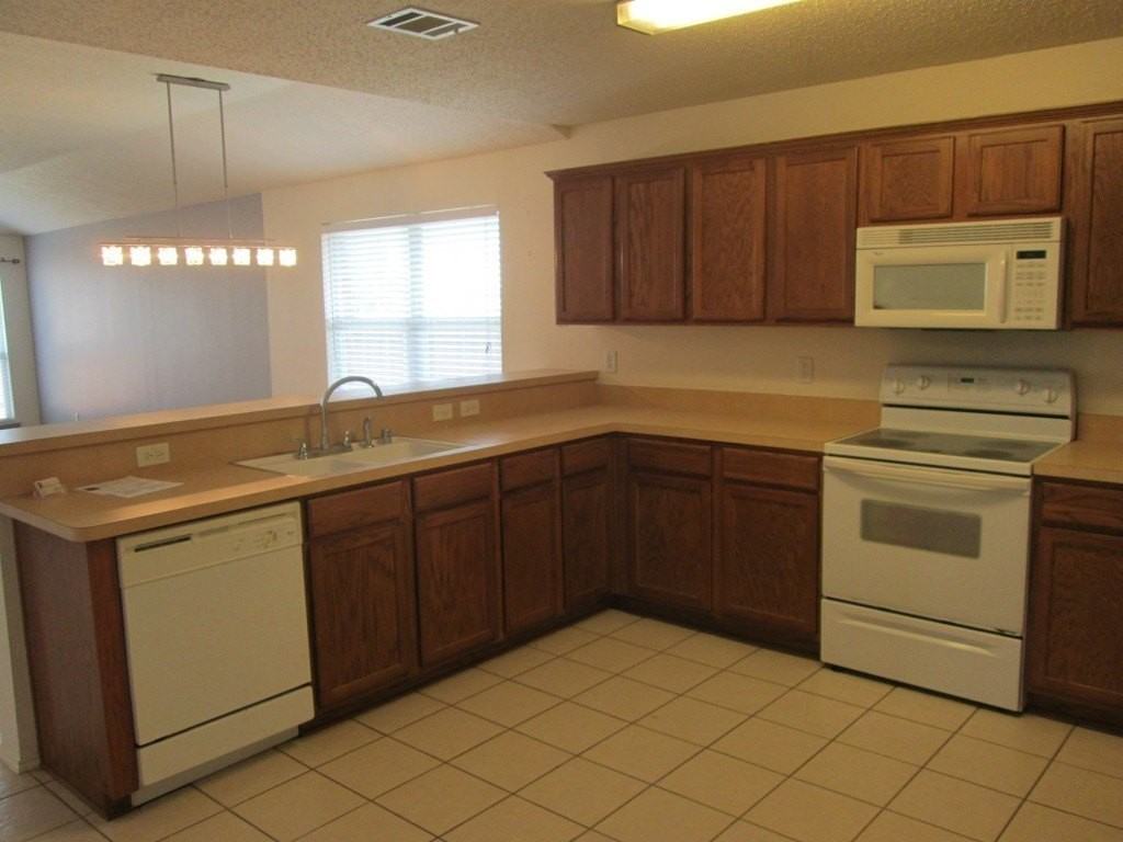 9102 Gaspard Ct - Photo 4 of 21