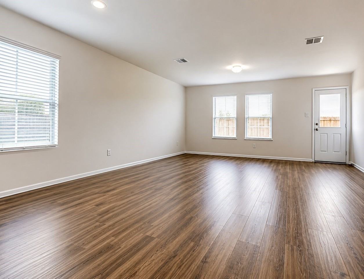 1714 Deerchase Dr - Photo 4 of 15