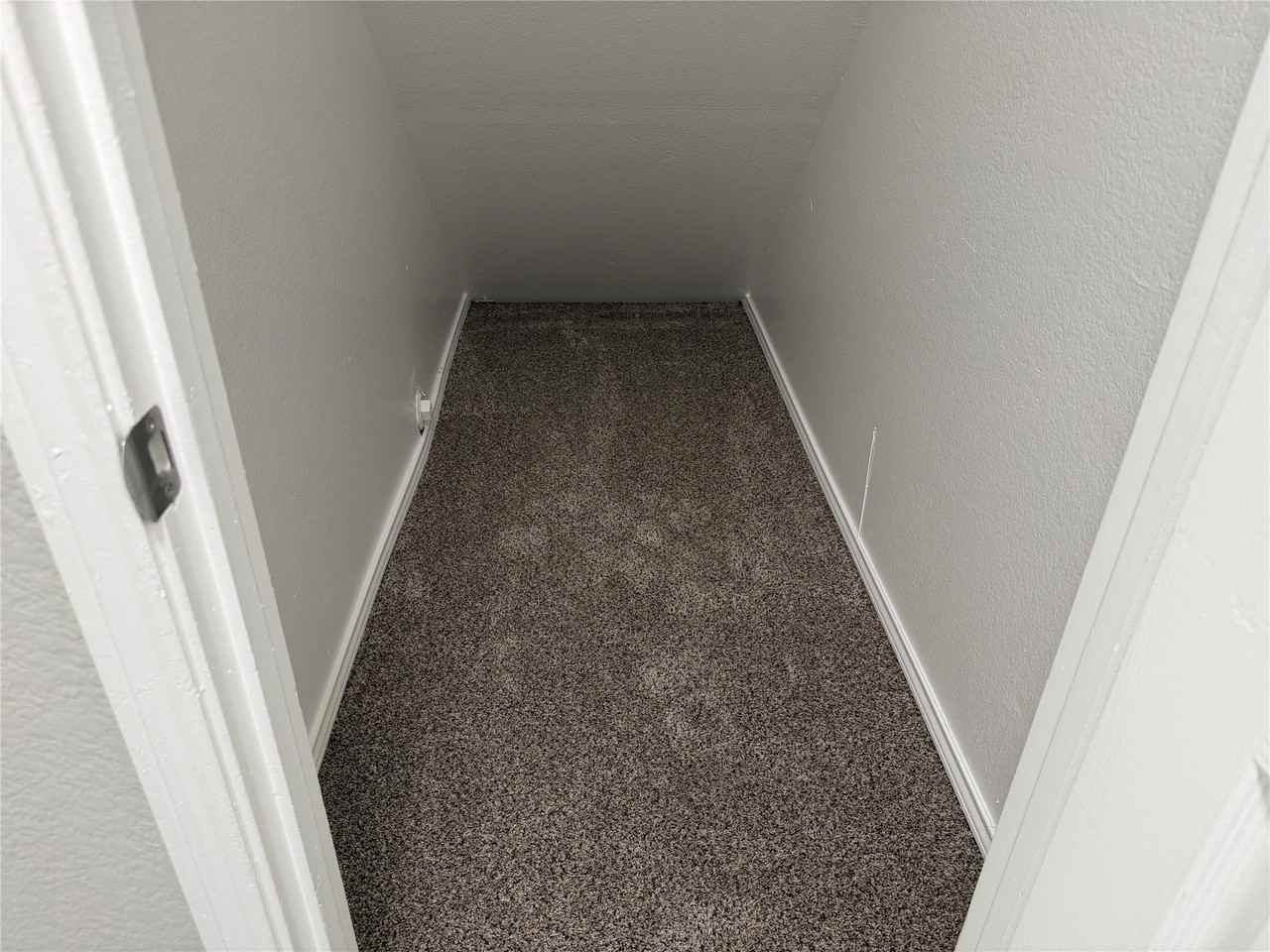 12905 Kleberg Rd - Photo 3 of 24