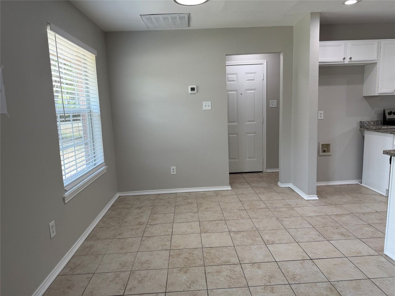 12905 Kleberg Rd - Photo 4 of 24