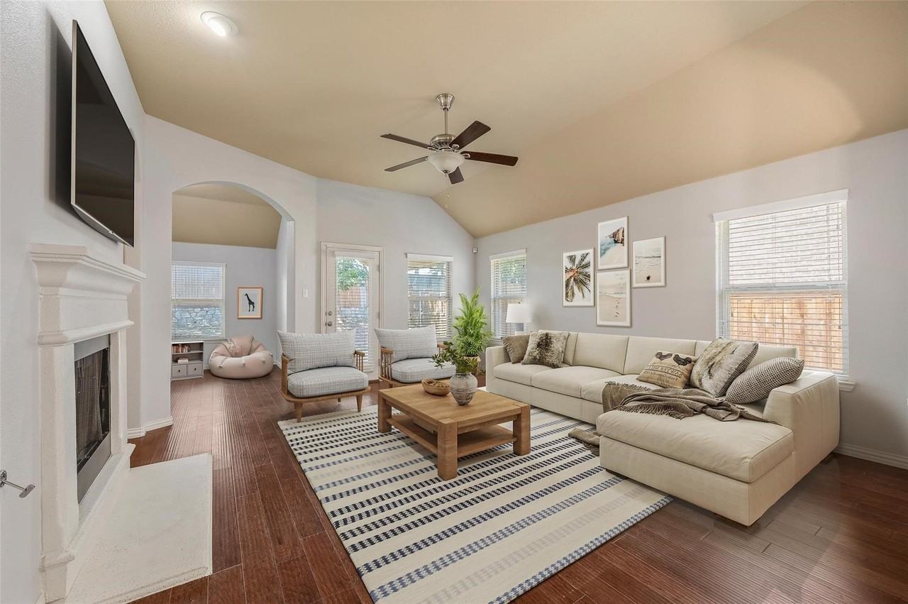928 Water Garden Cir - Photo 2 of 26