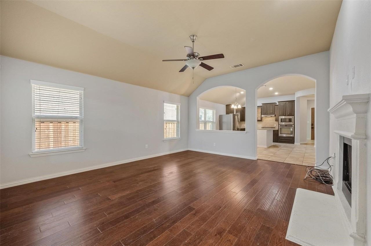 928 Water Garden Cir - Photo 3 of 26
