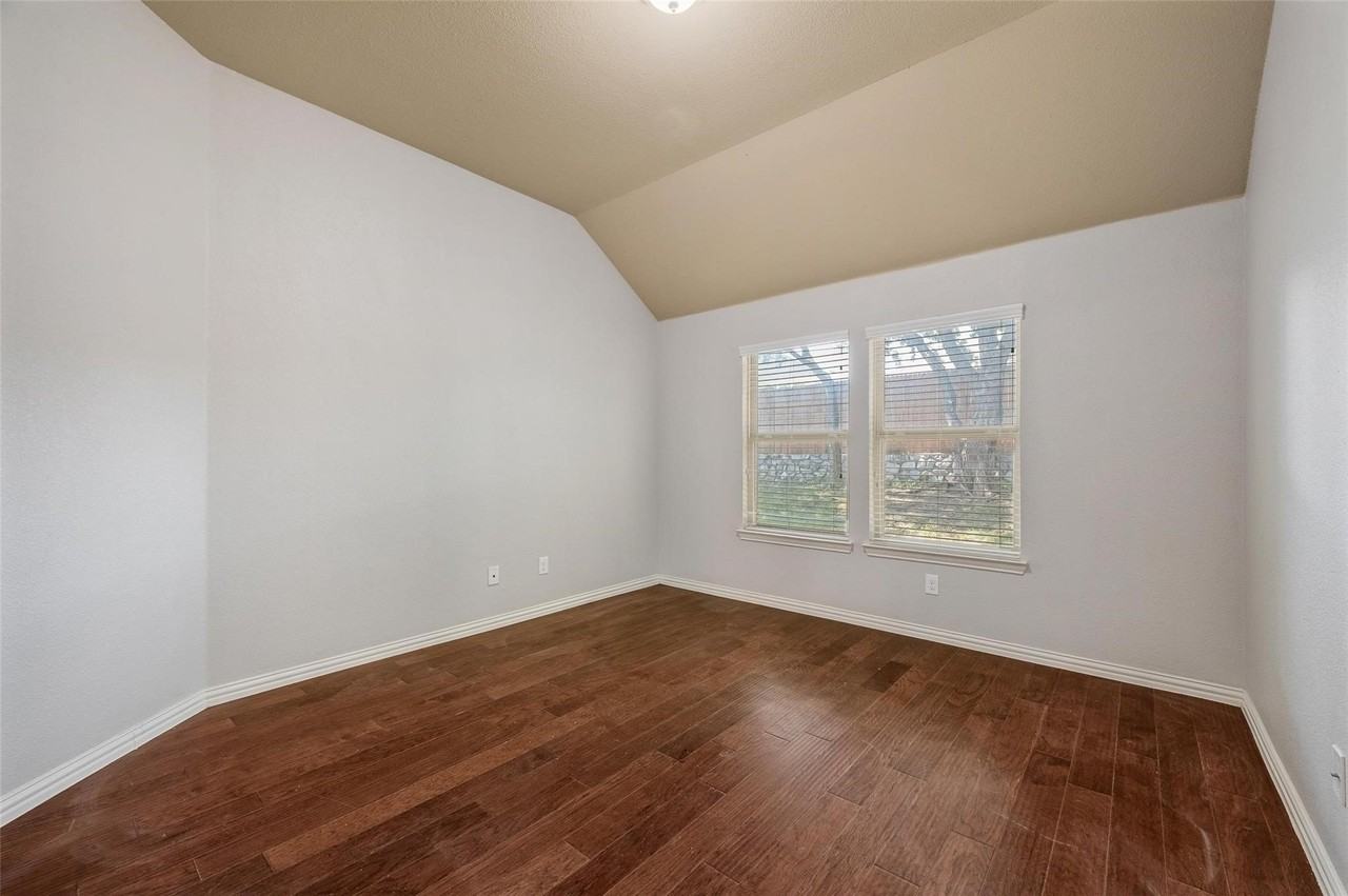 928 Water Garden Cir - Photo 4 of 26