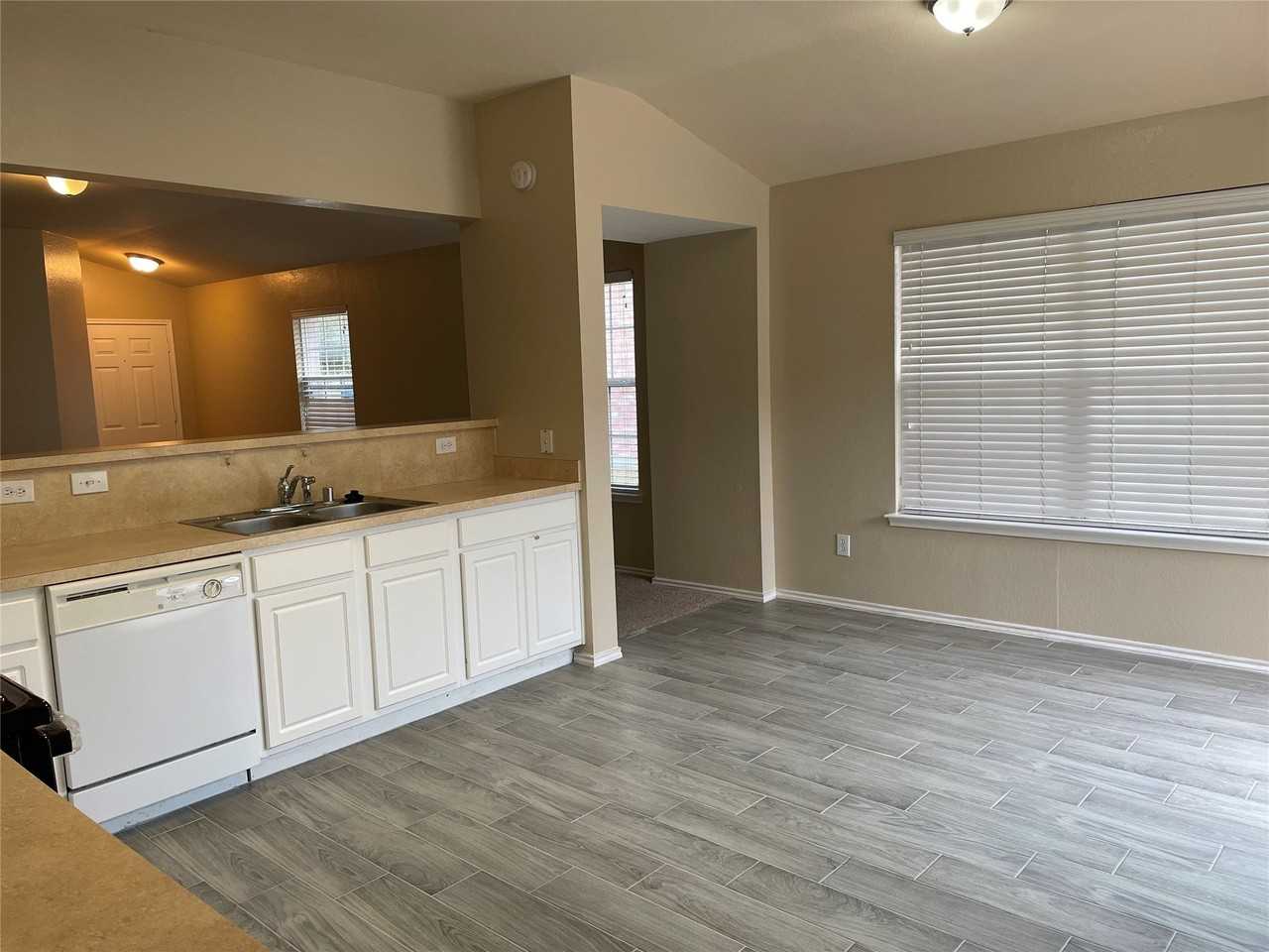 2328 Gabriel Dr - Photo 4 of 22