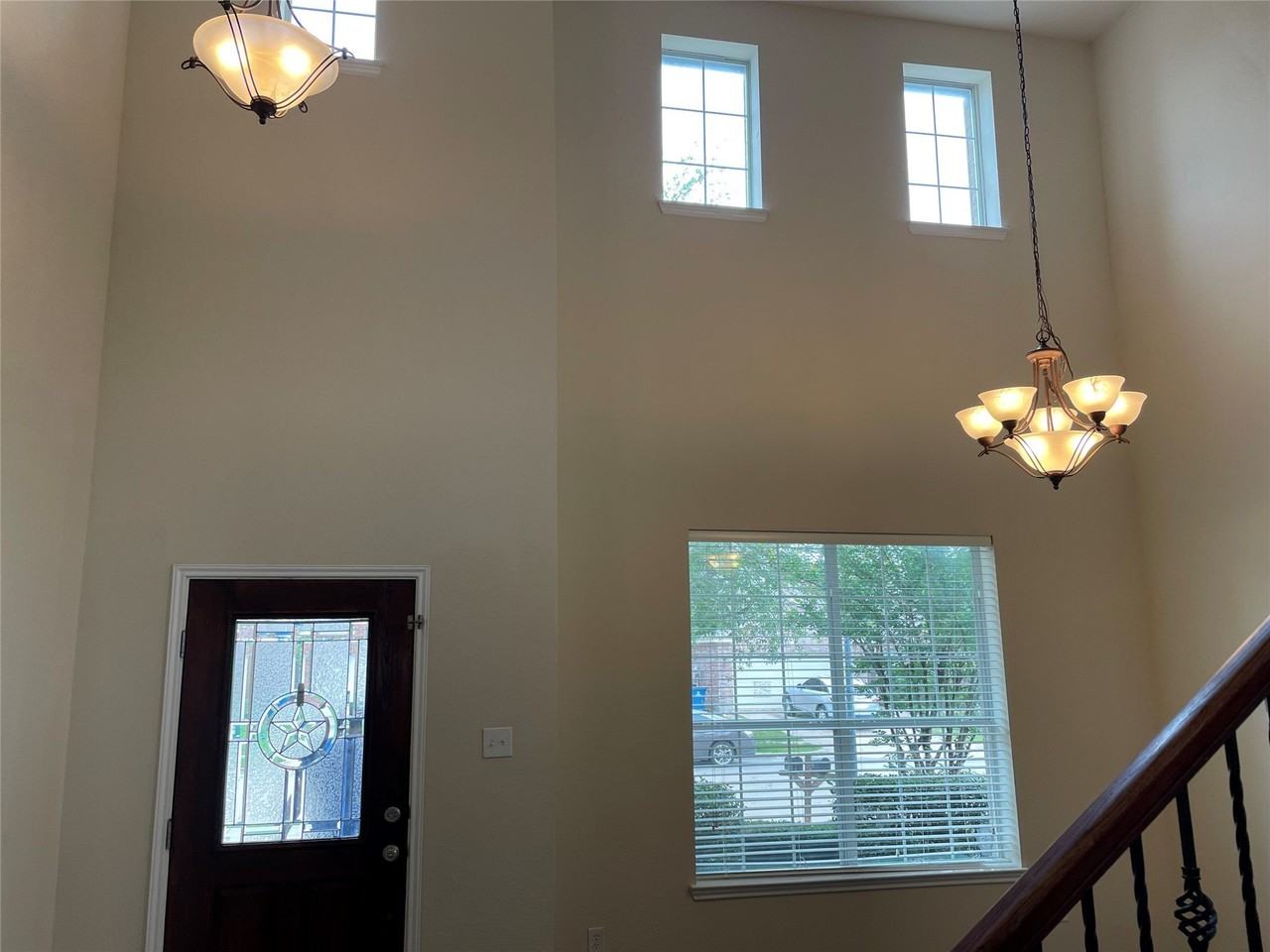 1013 Camp Verde Dr - Photo 4 of 40