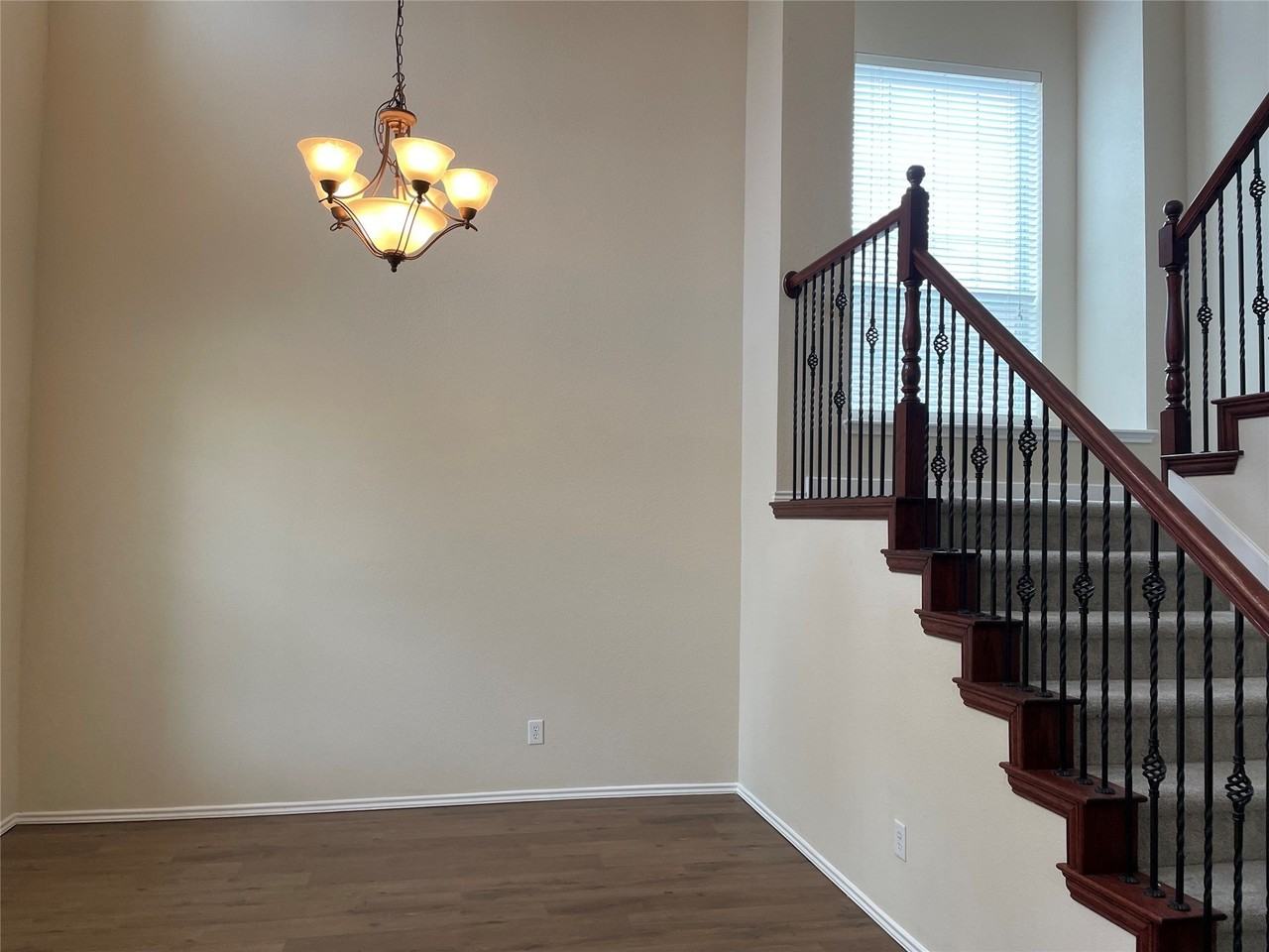 1013 Camp Verde Dr - Photo 6 of 40