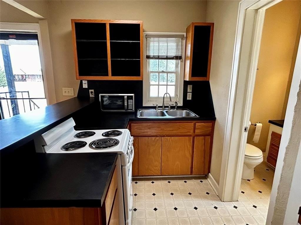 731 Jenkins Ave #B - Photo 5 of 13