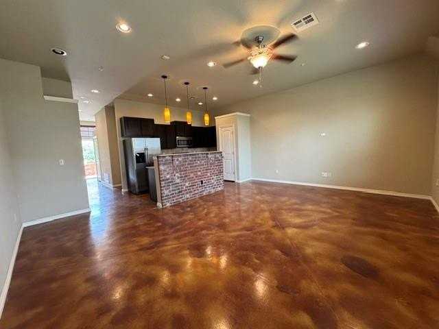 491 S Fretz Ave - Photo 4 of 22