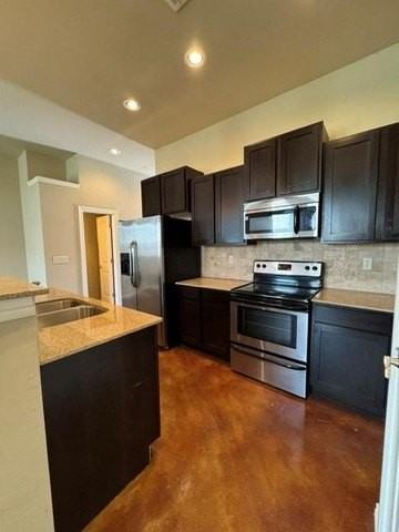 491 S Fretz Ave - Photo 6 of 22