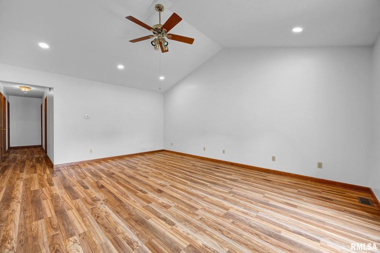 2321 W Pintura Ct - Photo 4 of 36