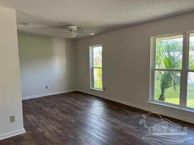 3244 Maplewood Dr - Photo 5 of 12