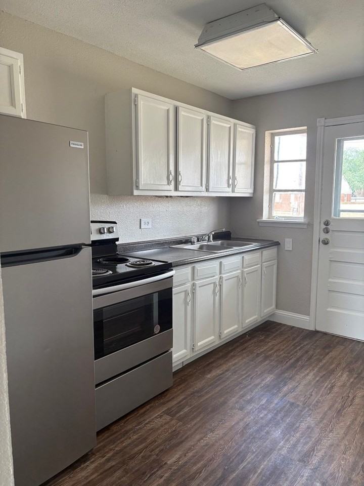 3212 W Kansas Ave - Photo 5 of 10
