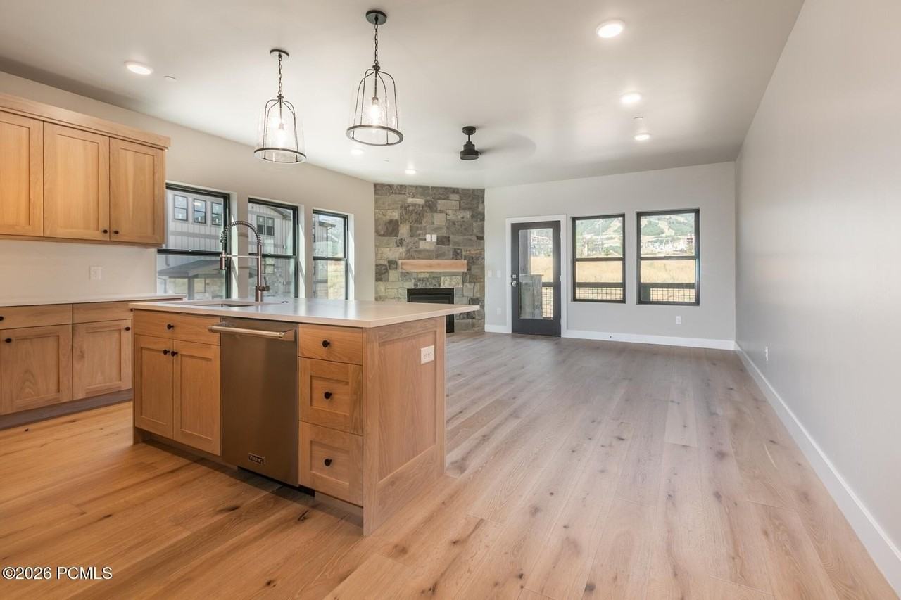 1124 W Vos Cir #203 - Photo 3 of 20