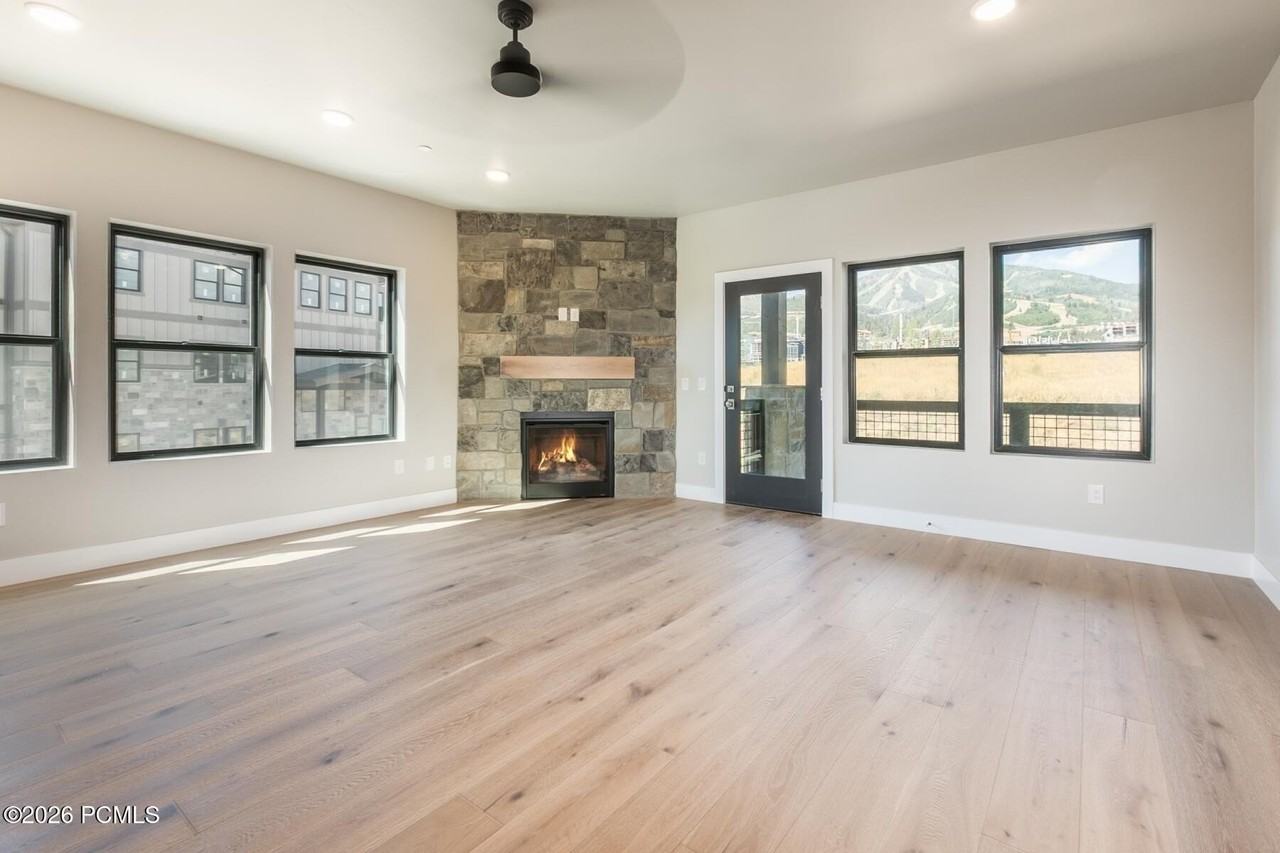 1124 W Vos Cir #203 - Photo 4 of 20