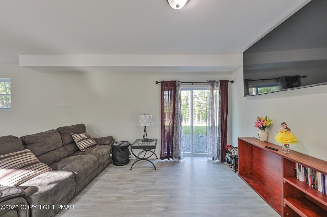 125 Larch Dr - Photo 6 of 22