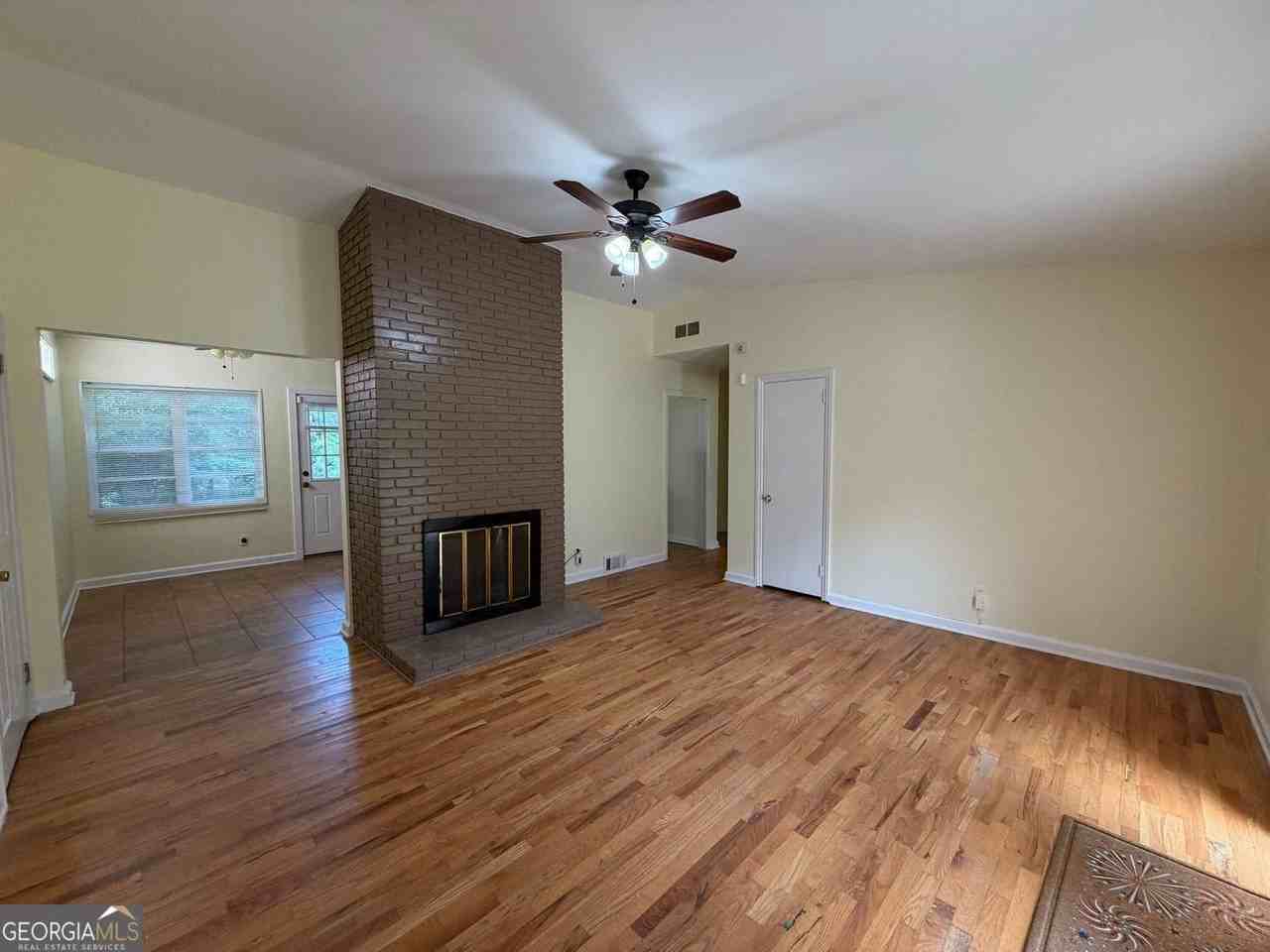 2720 Hollywood Dr - Photo 3 of 20