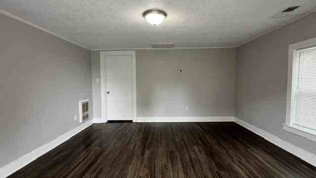 725 Highland Ave Nw - Photo 2 of 13