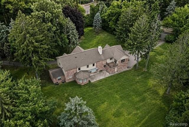 1592 Lone Pine Rd - Photo 2 of 37