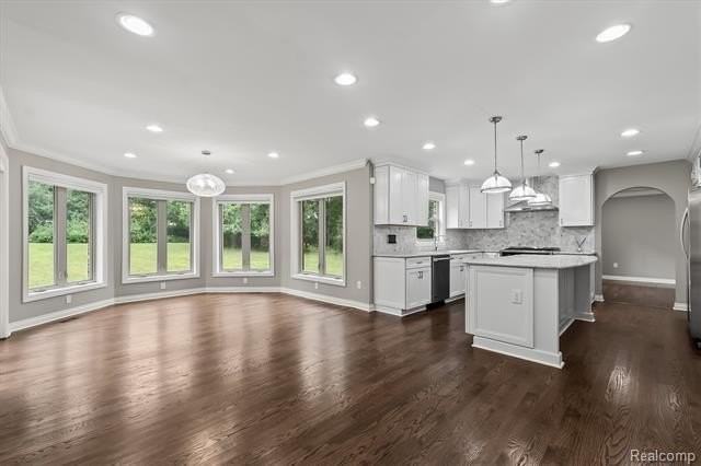 1592 Lone Pine Rd - Photo 5 of 37