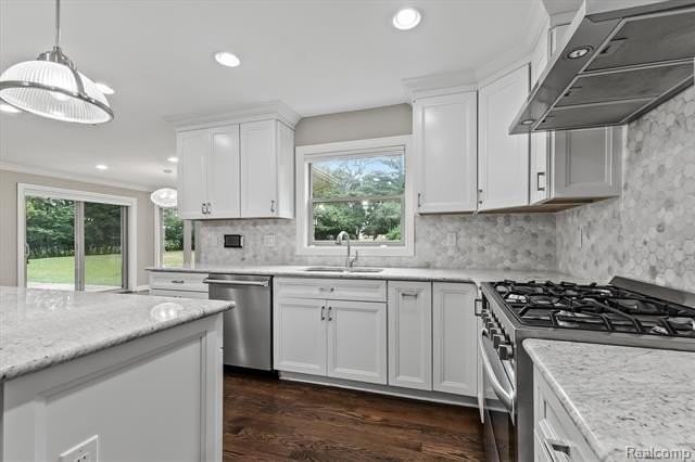 1592 Lone Pine Rd - Photo 7 of 37