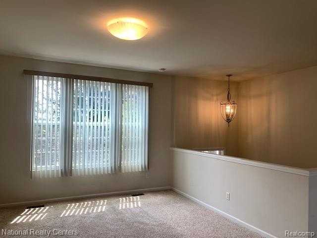 44635 Ellery Ln - Photo 4 of 21