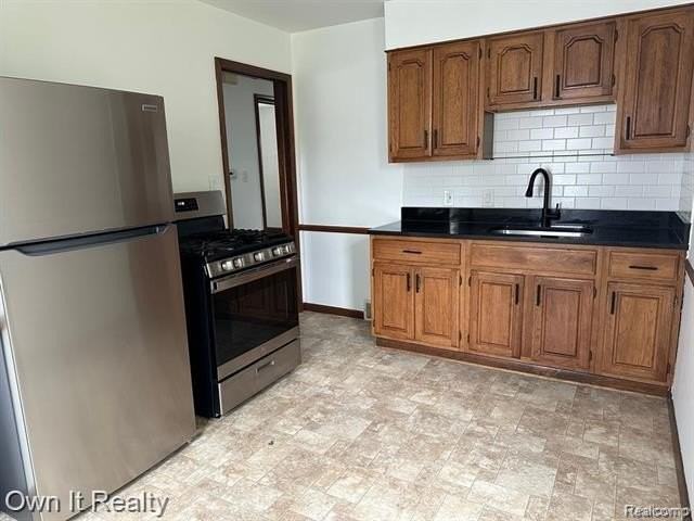 1829 Academy St - Photo 5 of 13