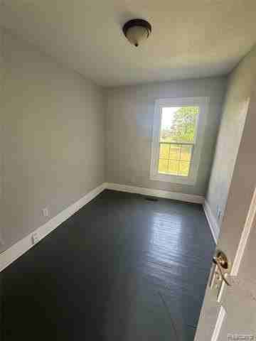 2176 Springle St - Photo 5 of 9