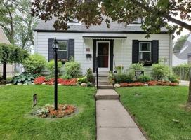 featured image of 1875 Larkmoor Blvd