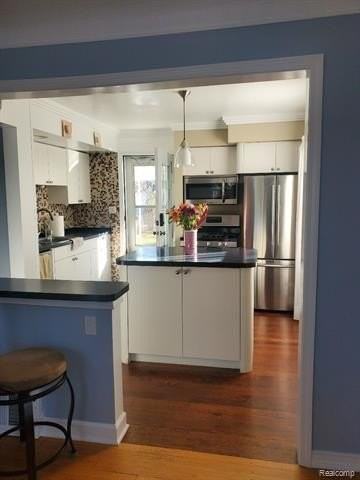 1875 Larkmoor Blvd - Photo 2 of 16