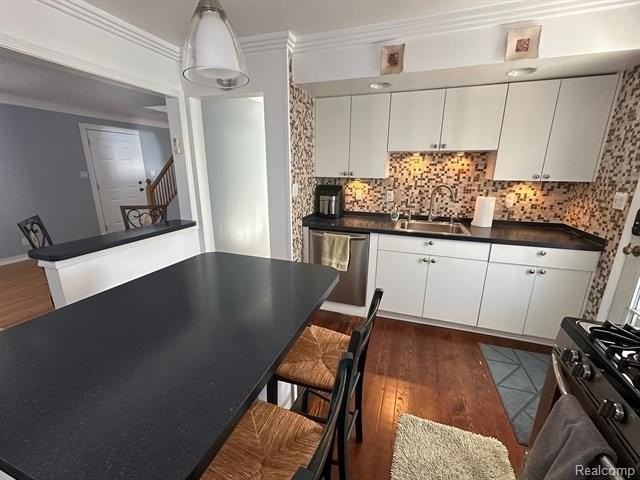 1875 Larkmoor Blvd - Photo 3 of 16