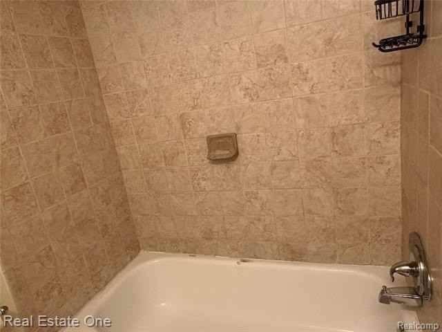524 Manatee Ave - Photo 6 of 11