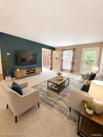 732 Griswold St - Photo 3 of 12