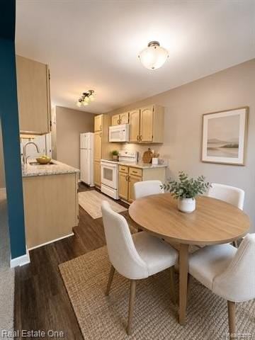 732 Griswold St - Photo 4 of 12