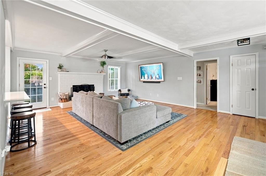 2505 Ravencroft Ct - Photo 4 of 36