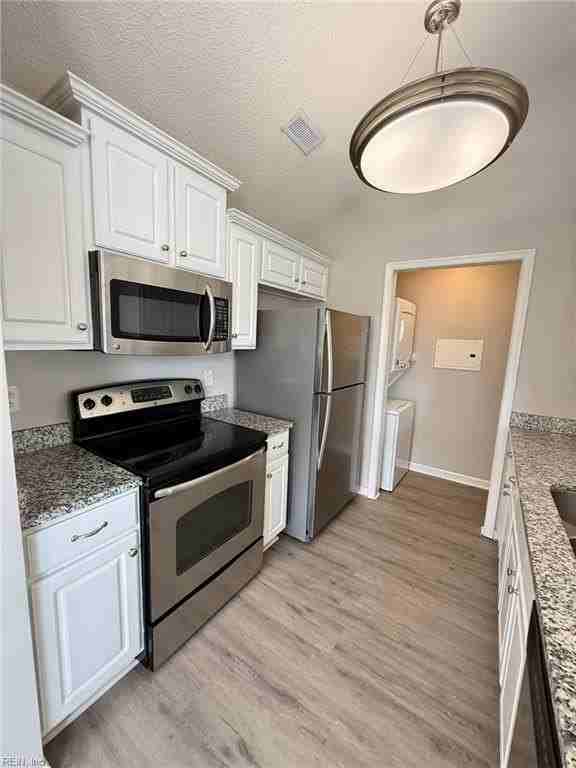 1710 Duntrune Gln - Photo 7 of 17