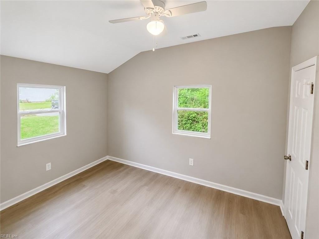 536 Leonard Rd - Photo 6 of 12