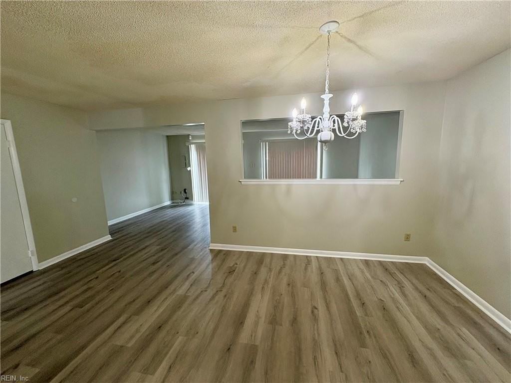5026 Amboy Ct - Photo 4 of 10
