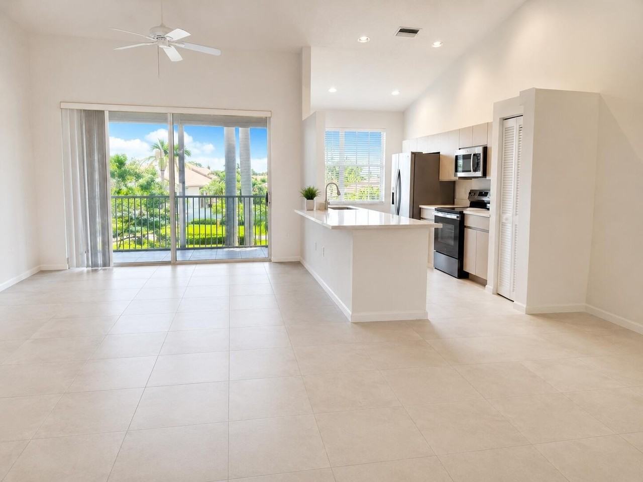 6560 Villa Sonrisa Dr #1321 - Photo 3 of 17