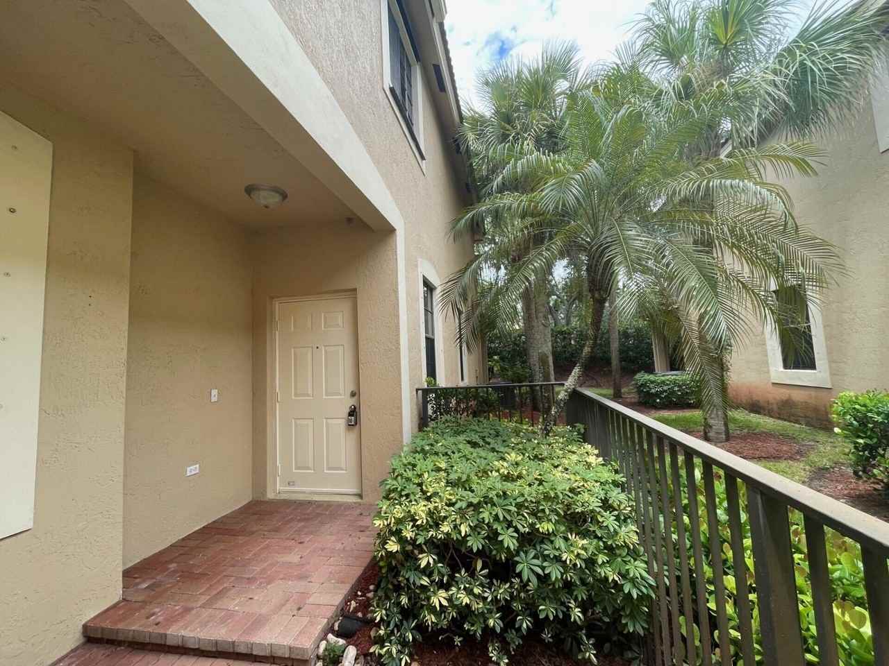 4329 Vineyard Cir #4329 - Photo 2 of 50