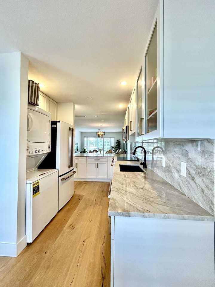 1030 Silk Oak Ter #203