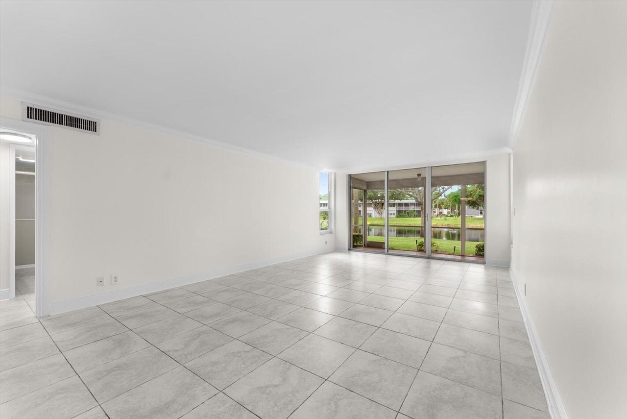 4240 Oaks Ter #103 - Photo 2 of 33