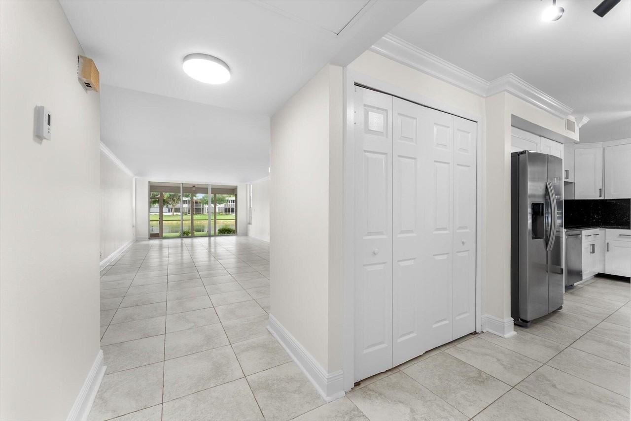 4240 Oaks Ter #103 - Photo 3 of 33