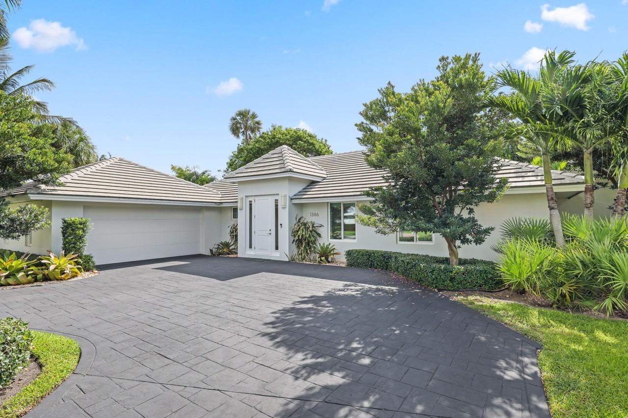 1386 S Atlantic Dr - Photo 4 of 50