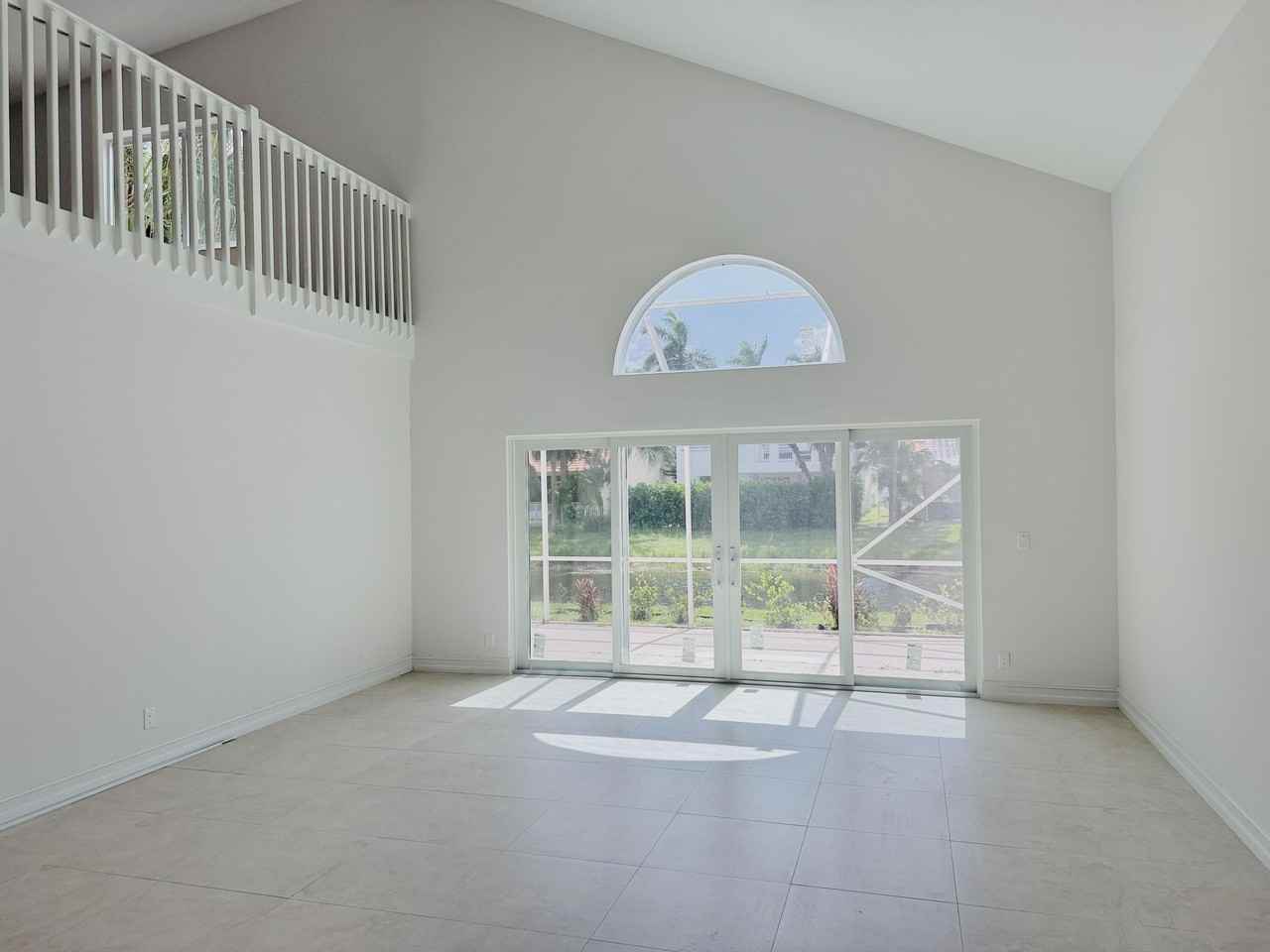 21440 Millbrook Ct - Photo 2 of 34