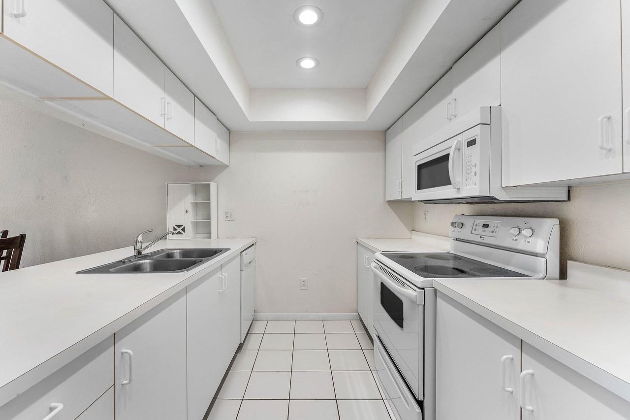 170 Waterside Dr #170