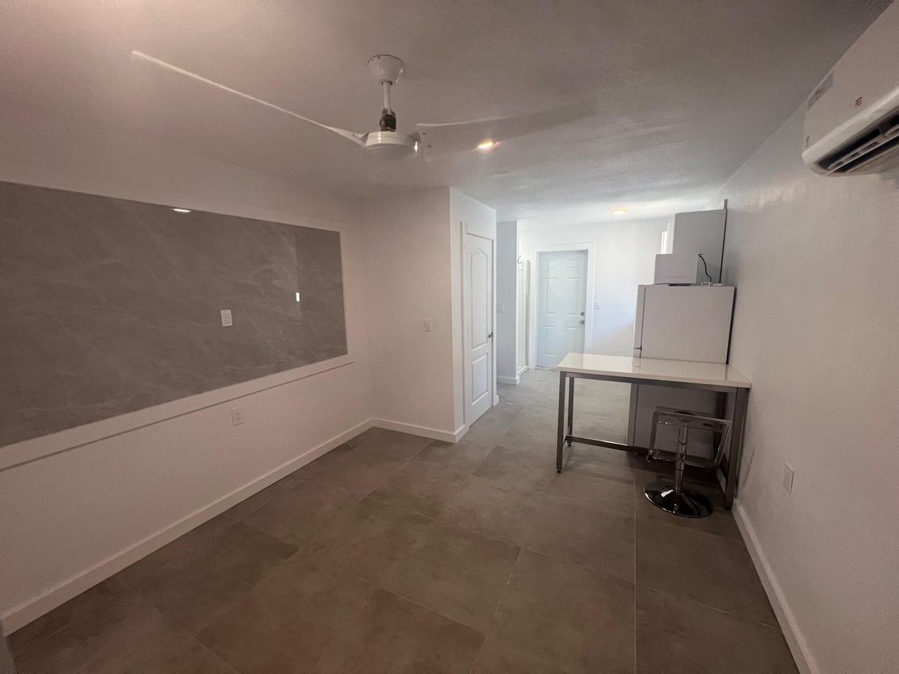 1244 W 27th St #B - Photo 6 of 6