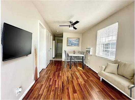 420 Douglass Ave - Photo 2 of 9